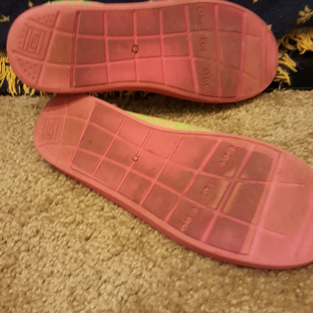 Tom's shoes Youth size 6/Women's size 8 - Picture 3 of 4